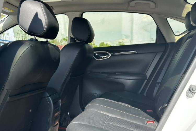 Used Nissan Sylphy 2016 1.6 XL CVT Luxury Edition Interior 13