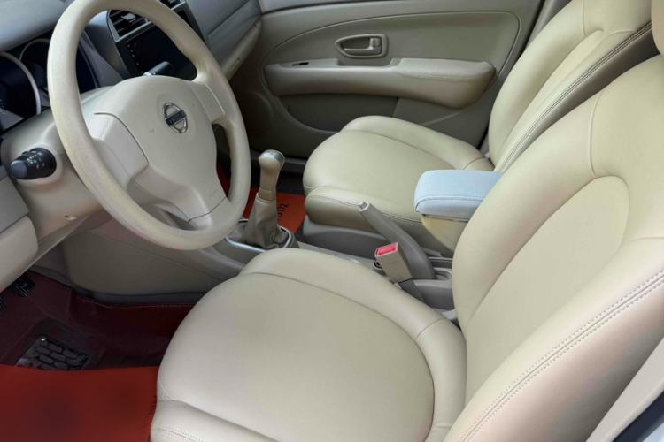 Used Nissan Sylphy 2016 Classic 1.6XE Manual Leading Edition Interior 2