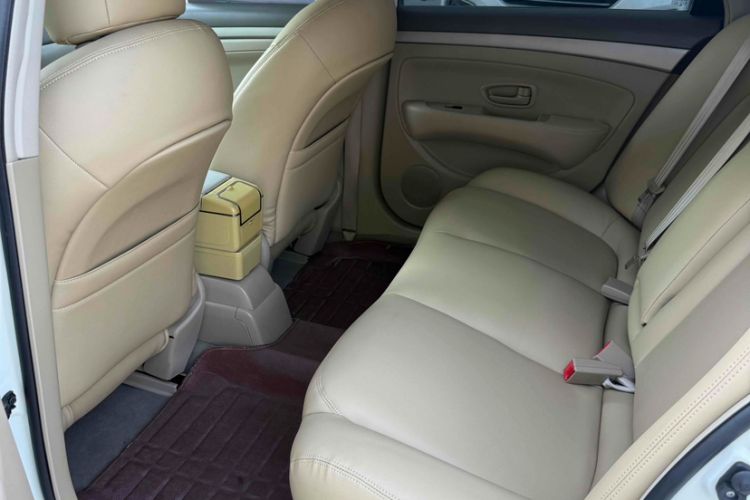 Used Nissan Sylphy 2016 Classic 1.6XE Manual Leading Edition Interior 3