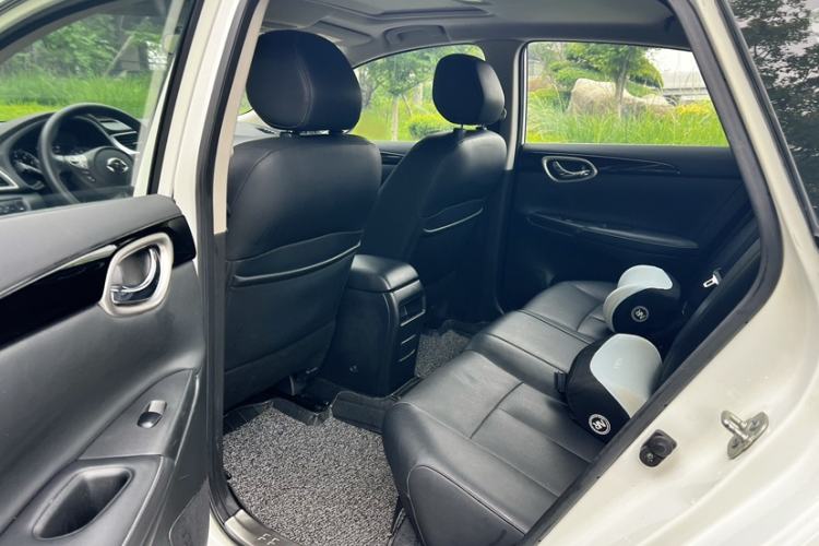 Used Nissan Sylphy 2016 1.6XV CVT Smart Enjoyment Version Interior 4