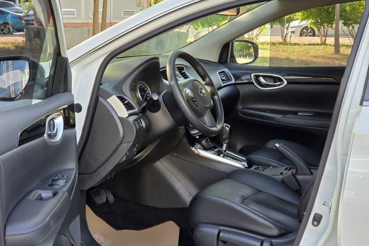 Used Nissan Sylphy 2016 1.6XV CVT Smart Enjoyment Version Interior 4