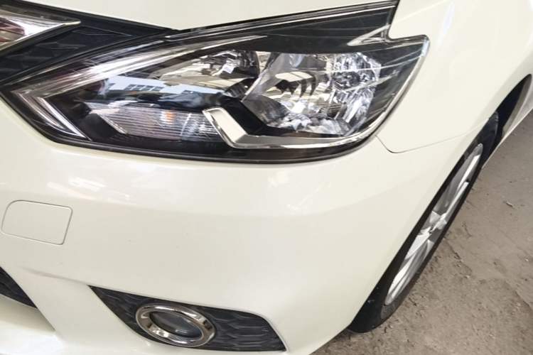 Used Nissan Sylphy 2016 1.6 XL Manual Luxury Edition Left Front Headlight