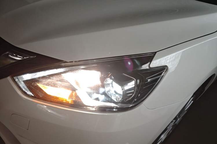 Used Nissan Sylphy 2016 1.6XV CVT Smart Enjoyment Version Left Front Headlight