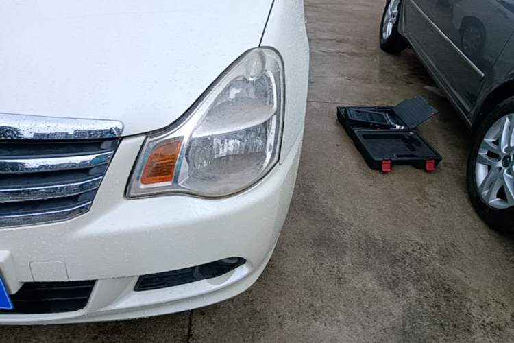 Used Nissan Sylphy 2016 Classic 1.6XE Manual Comfort Edition Left Front Headlight