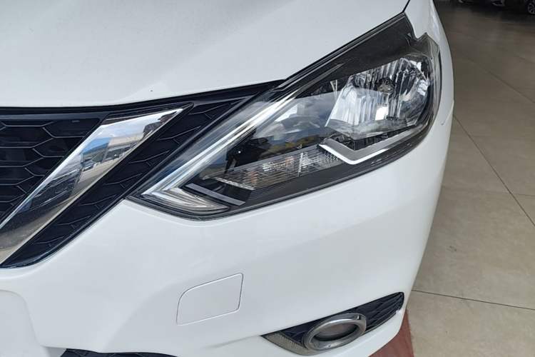 Used Nissan Sylphy 2016 1.6XE CVT Comfort Edition Left Front Headlight