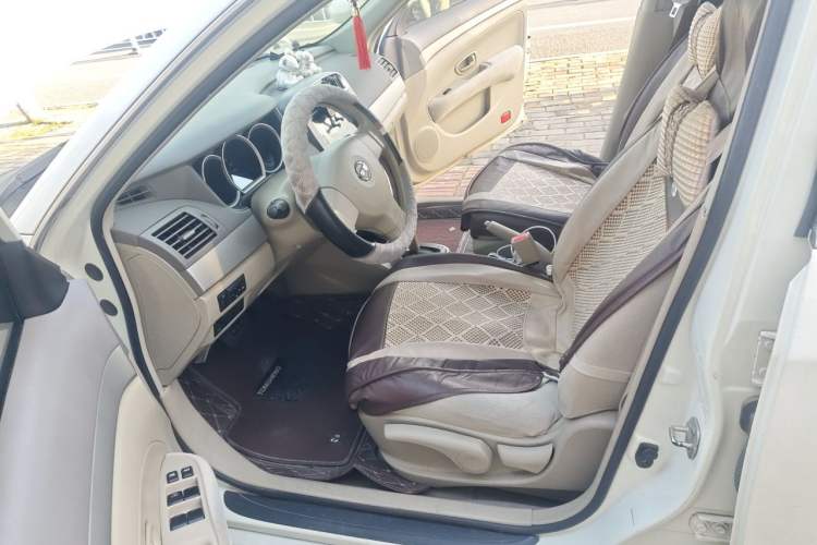 Used Nissan Sylphy 2016 Classic 1.6XE Automatic Leading Edition Left Front Seat