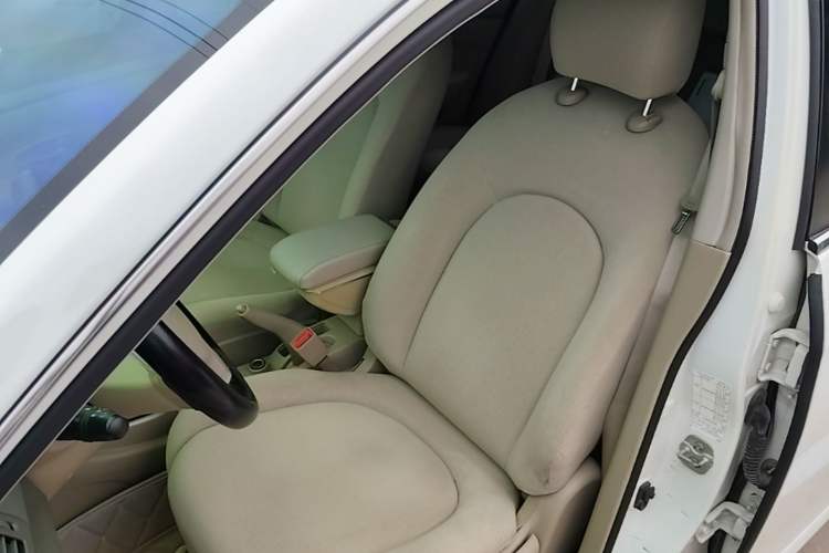 Used Nissan Sylphy 2016 Classic 1.6XE Automatic Comfort Edition Left Front Seat