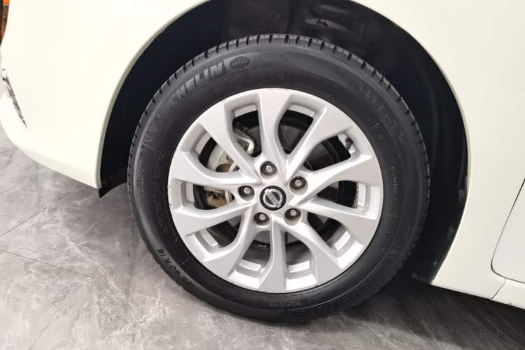 Used Nissan Sylphy 2016 1.6 XL CVT Deluxe Edition Left Front Wheel Hub
