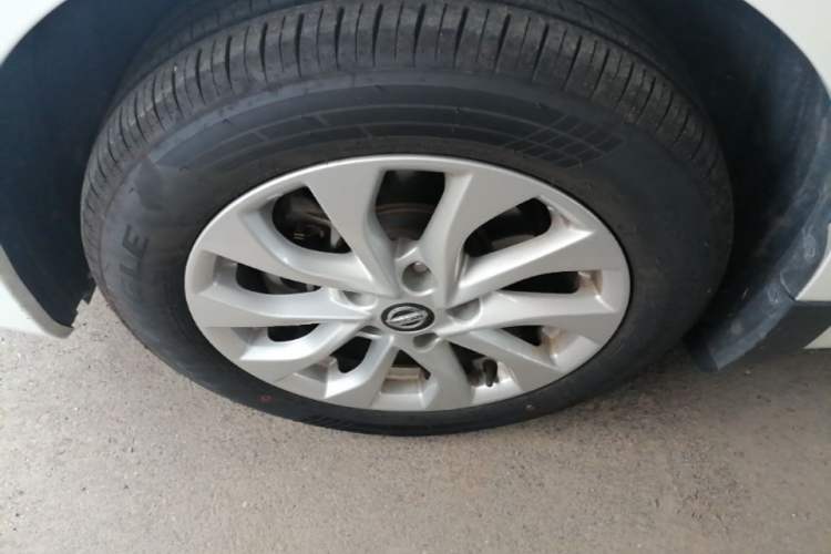 Used Nissan Sylphy 2016 1.6 XL CVT Deluxe Edition Left Front Wheel Hub
