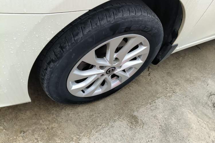 Used Nissan Sylphy 2016 1.6 XL CVT Deluxe Edition Left Front Wheel Hub