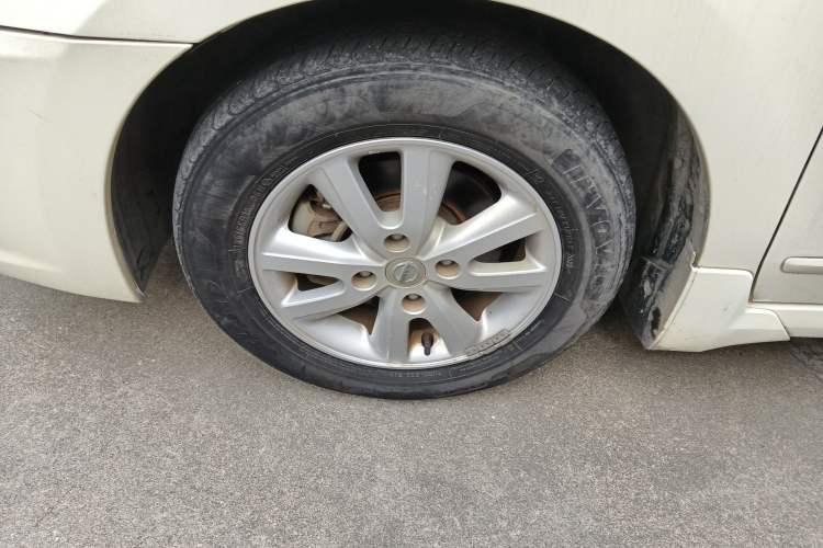 Used Nissan Sylphy 2016 Classic 1.6XE Automatic Leading Edition Left Front Wheel Hub