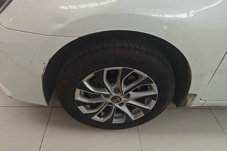 Used Nissan Sylphy 2016 1.6 XL CVT Luxury Edition Left Front Wheel Hub