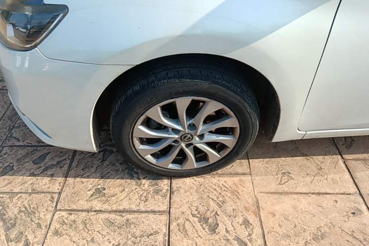 Used Nissan Sylphy 2016 1.6 XL CVT Luxury Edition Left Front Wheel Hub