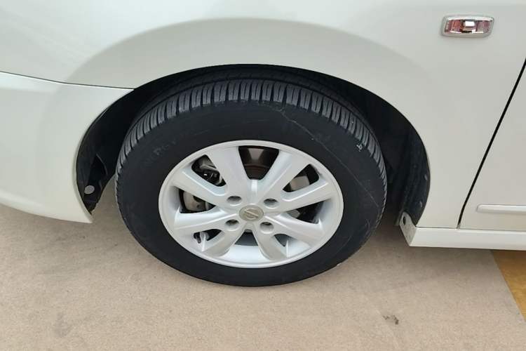 Used Nissan Sylphy 2016 Classic 1.6XE Automatic Comfort Edition Left Front Wheel Hub