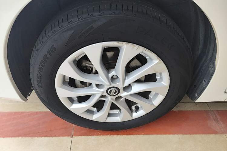 Used Nissan Sylphy 2016 1.6XE CVT Comfort Edition Left Front Wheel Hub
