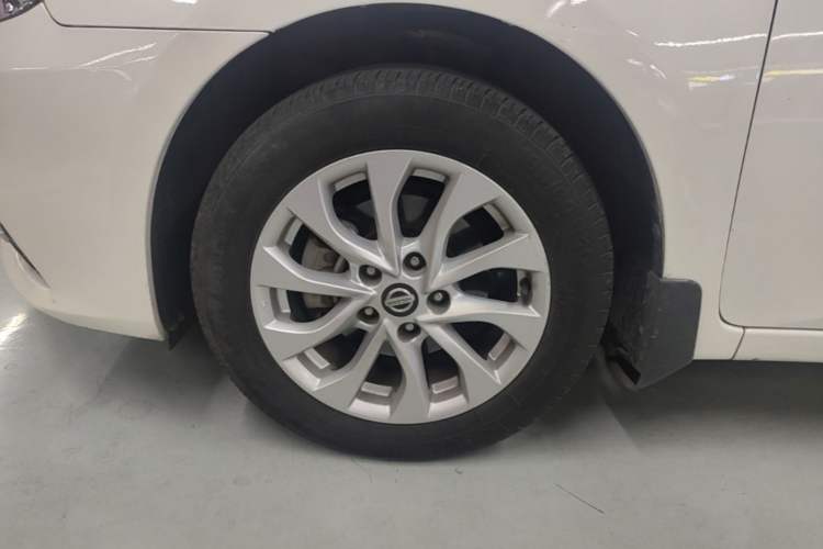 Used Nissan Sylphy 2016 1.6XV CVT Smart Enjoyment Version Left Front Wheel Hub