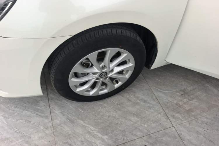 Used Nissan Sylphy 2016 1.6 XL CVT Luxury Edition Left Front Wheel Hub