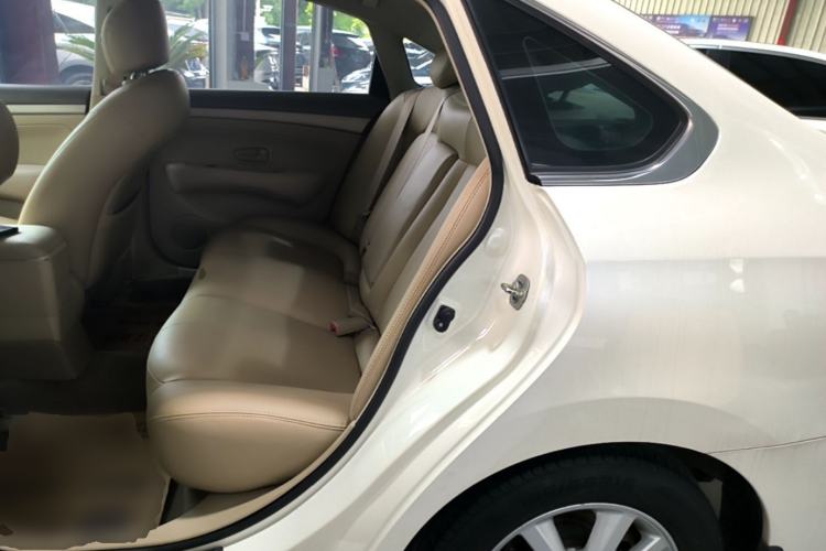 Used Nissan Sylphy 2016 Classic 1.6XE Automatic Leading Edition Left Rear Seat