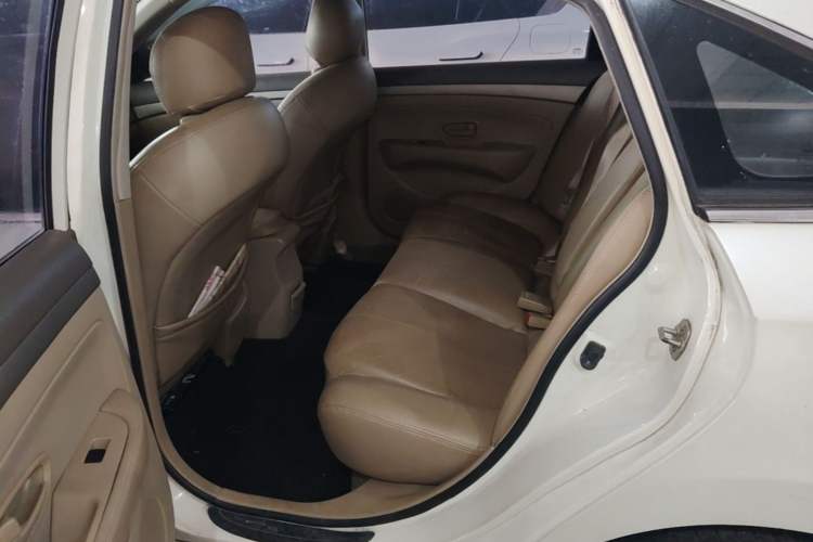 Used Nissan Sylphy 2016 Classic 1.6XE Automatic Comfort Edition Left Rear Seat
