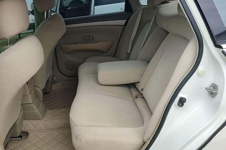 Used Nissan Sylphy 2016 Classic 1.6XE Automatic Comfort Edition Left Rear Seat
