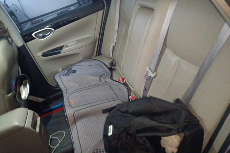 Used Nissan Sylphy 2016 1.6XV CVT Smart Enjoyment Version Left Rear Seat
