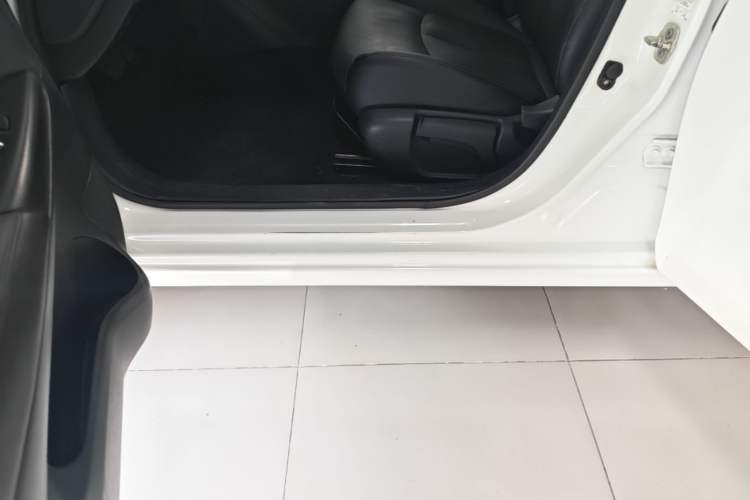 Used Nissan Sylphy 2016 1.6XV CVT Smart Enjoyment Version Left Side Sill