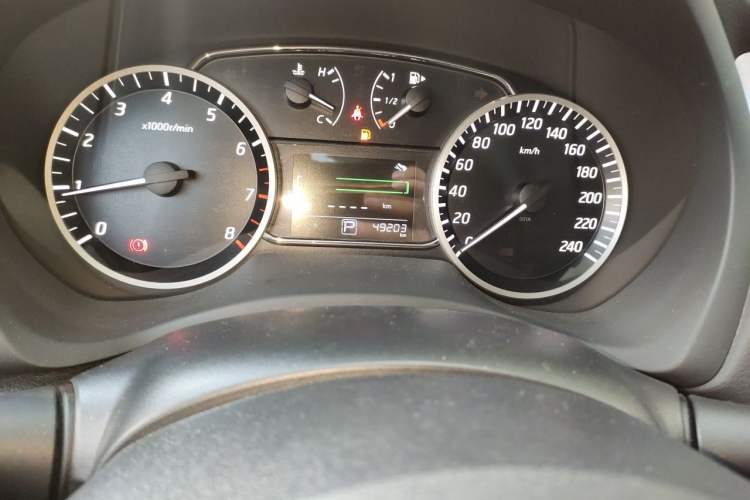 Used Nissan Sylphy 2016 1.6XV CVT Smart Enjoyment Version Odometer Close Up