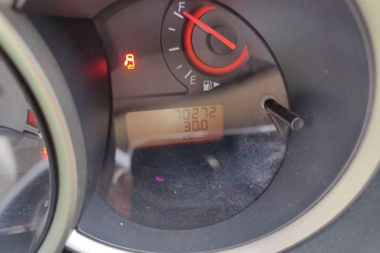 Used Nissan Sylphy 2016 Classic 1.6XE Manual Comfort Edition Odometer Close Up