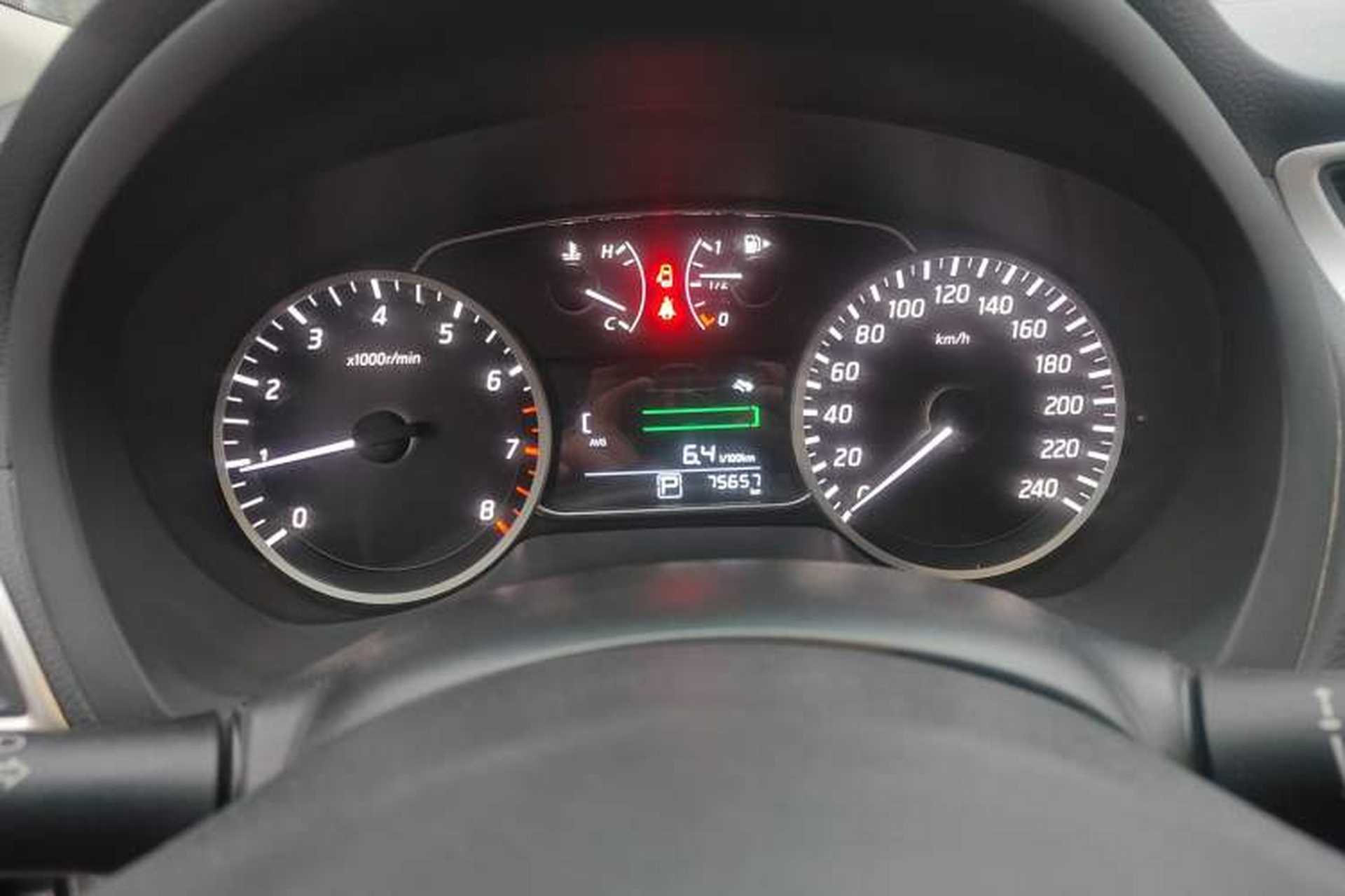 Used Nissan Sylphy 2016 1.6 XL CVT Deluxe Edition Odometer Close Up