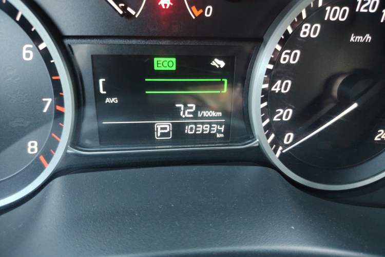 Used Nissan Sylphy 2016 1.6XV CVT Smart Enjoyment Version Odometer Close Up