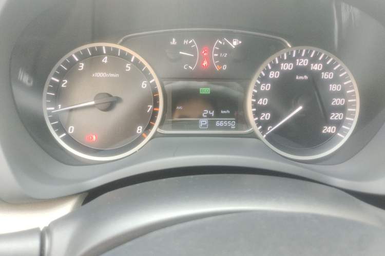 Used Nissan Sylphy 2016 1.6XV CVT Smart Enjoyment Version Odometer Close Up