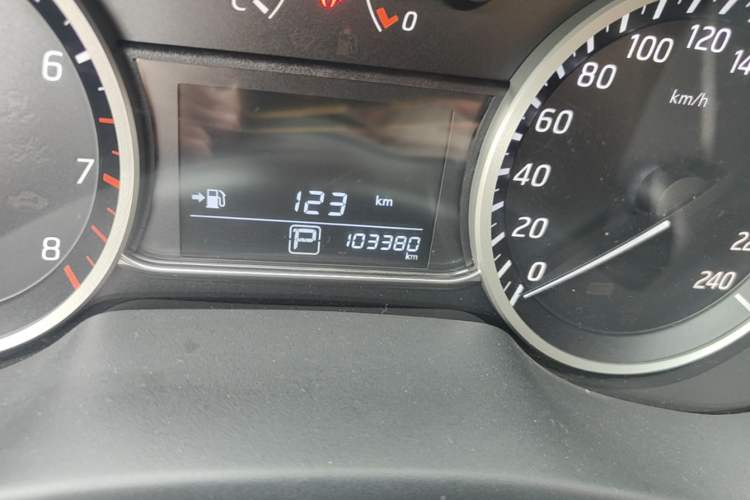 Used Nissan Sylphy 2016 1.6 XL CVT Luxury Edition Odometer Close Up