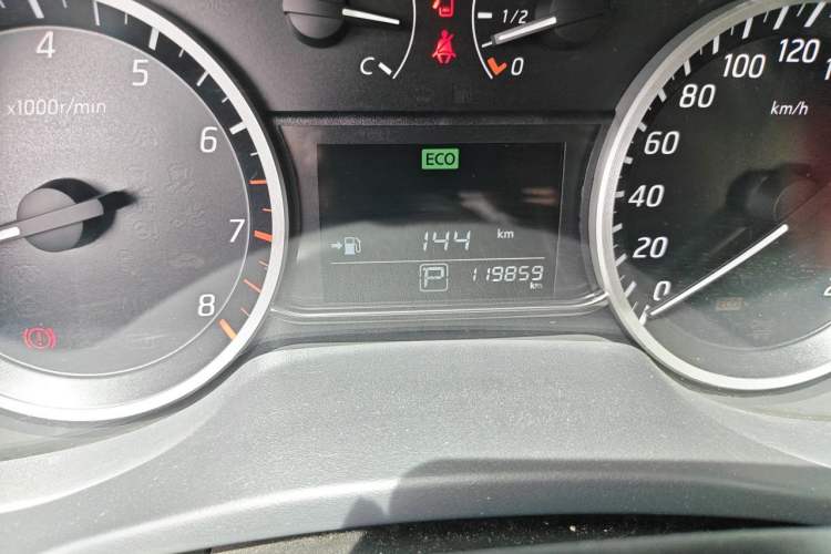 Used Nissan Sylphy 2016 1.6XV CVT Smart Enjoyment Version Odometer Close Up