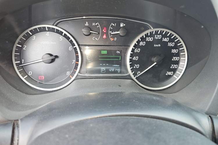 Used Nissan Sylphy 2016 1.6 XL CVT Luxury Edition Odometer Close Up