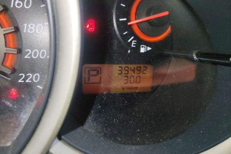 Used Nissan Sylphy 2016 Classic 1.6XE Automatic Comfort Edition Odometer Close Up