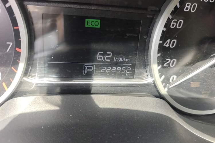 Used Nissan Sylphy 2016 1.6 XL CVT Deluxe Edition Odometer Close Up