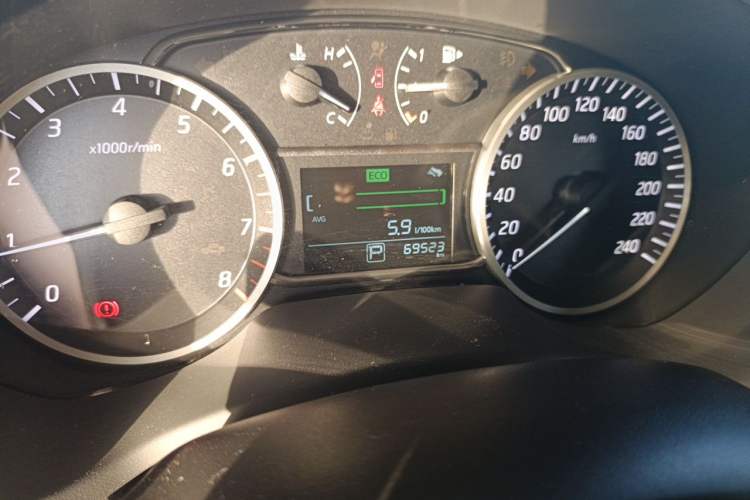 Used Nissan Sylphy 2016 1.6 XL CVT Deluxe Edition Odometer Close Up