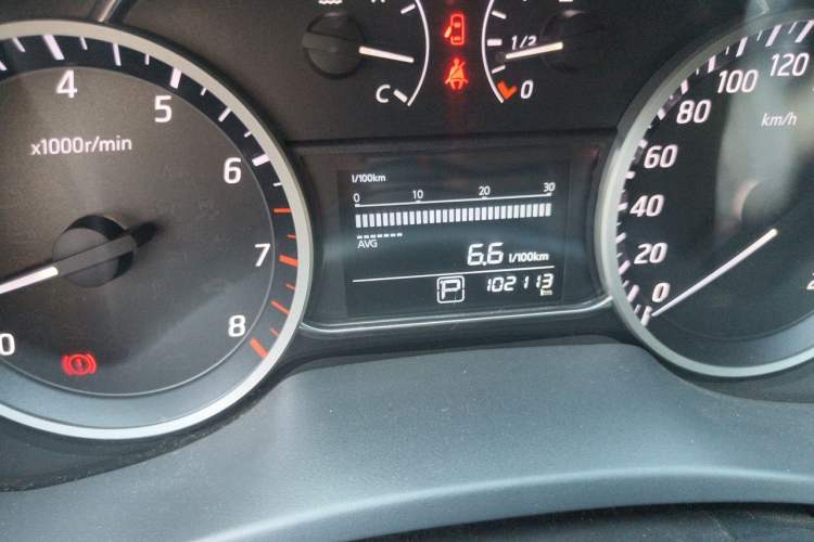 Used Nissan Sylphy 2016 1.6XV CVT Smart Enjoyment Version Odometer Close Up