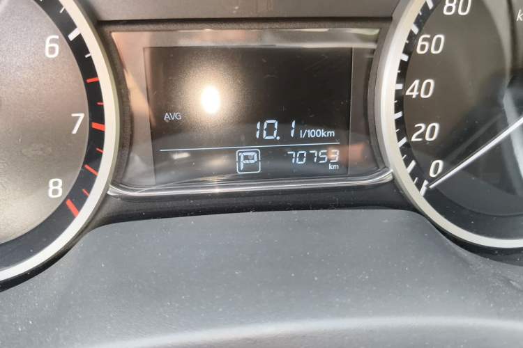Used Nissan Sylphy 2016 1.6 XL CVT Deluxe Edition Odometer Close Up