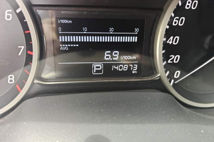 Used Nissan Sylphy 2016 1.6XV CVT Smart Enjoyment Version Odometer Close Up