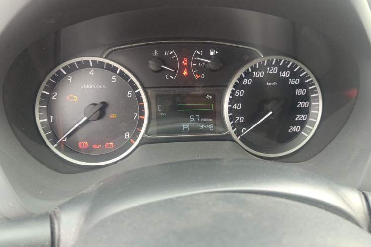 Used Nissan Sylphy 2016 1.6 XL CVT Luxury Edition Odometer Close Up