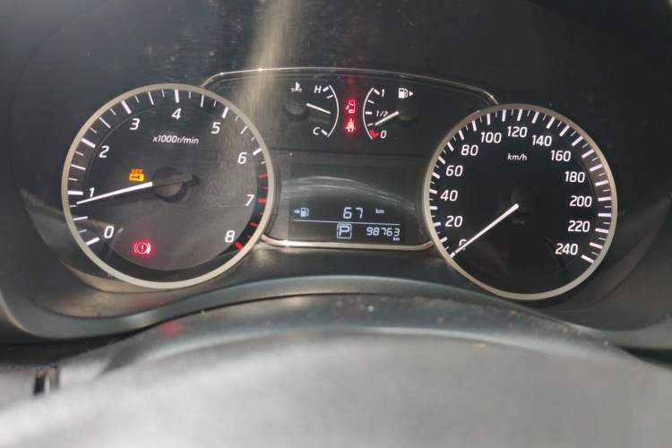 Used Nissan Sylphy 2016 1.6XV CVT Smart Enjoyment Version Odometer Close Up