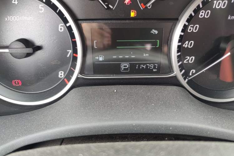 Used Nissan Sylphy 2016 1.6 XL CVT Deluxe Edition Odometer Close Up