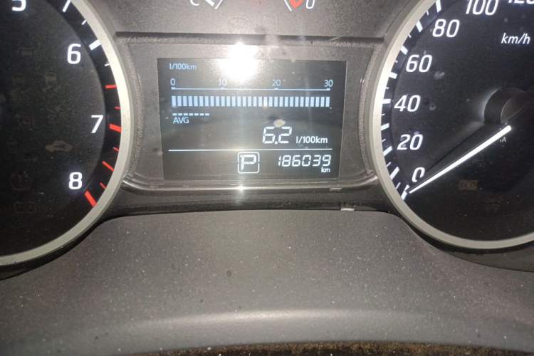 Used Nissan Sylphy 2016 1.6 XL CVT Deluxe Edition Odometer Close Up