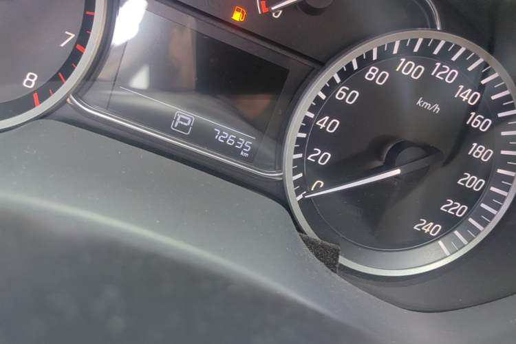 Used Nissan Sylphy 2016 1.6XV CVT Smart Enjoyment Version Odometer Close Up