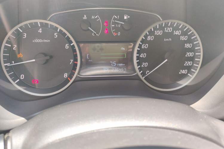Used Nissan Sylphy 2016 1.6XV CVT Smart Enjoyment Version Odometer Close Up
