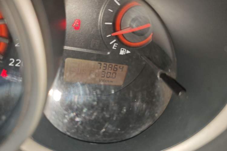 Used Nissan Sylphy 2016 Classic 1.6XE Manual Comfort Edition Odometer Close Up