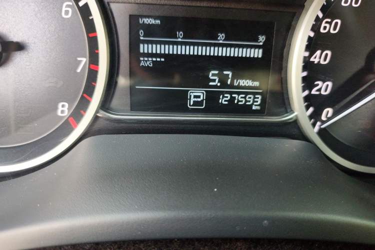 Used Nissan Sylphy 2016 1.6 XL CVT Deluxe Edition Odometer Close Up