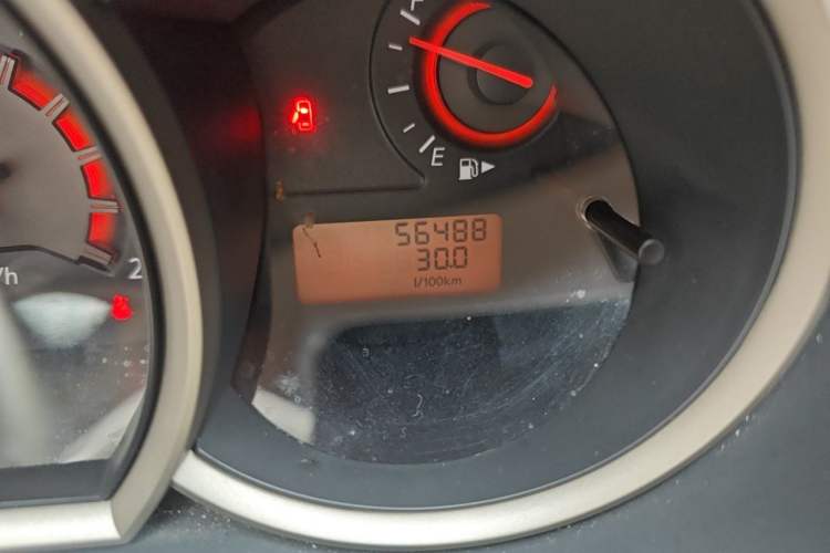 Used Nissan Sylphy 2016 Classic 1.6XE Manual Comfort Edition Odometer Close Up