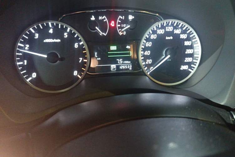 Used Nissan Sylphy 2016 1.6XV CVT Smart Enjoyment Version Odometer Close Up